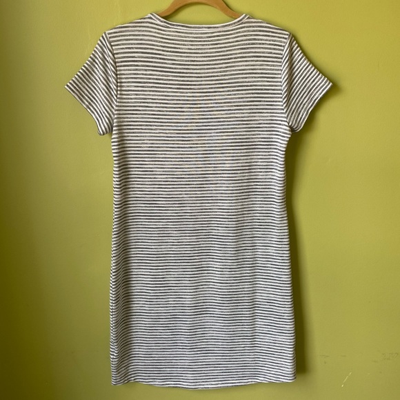 Dress - Picture 5 of 5